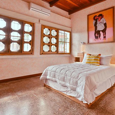 Macarena Hostel Flores Bagian luar foto