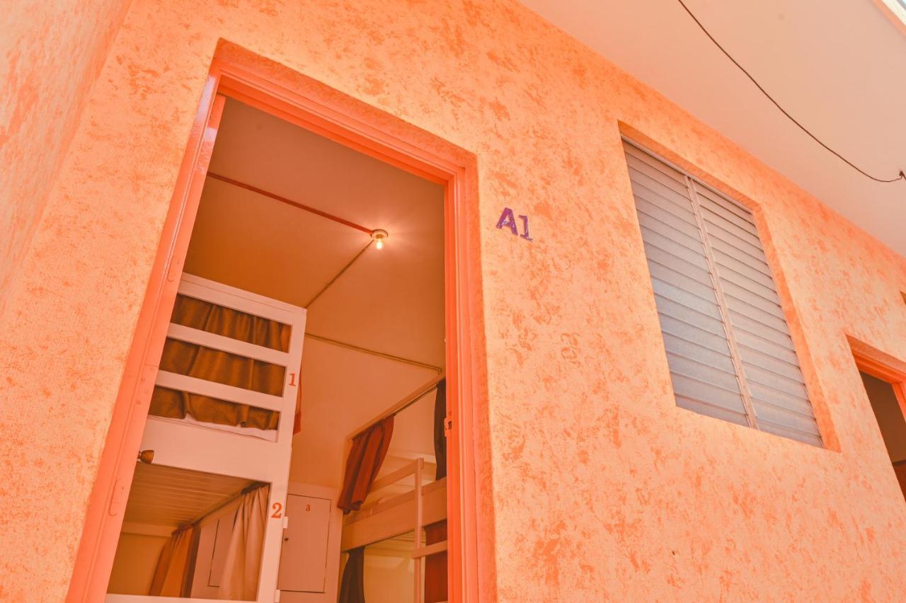 Macarena Hostel Flores Bagian luar foto