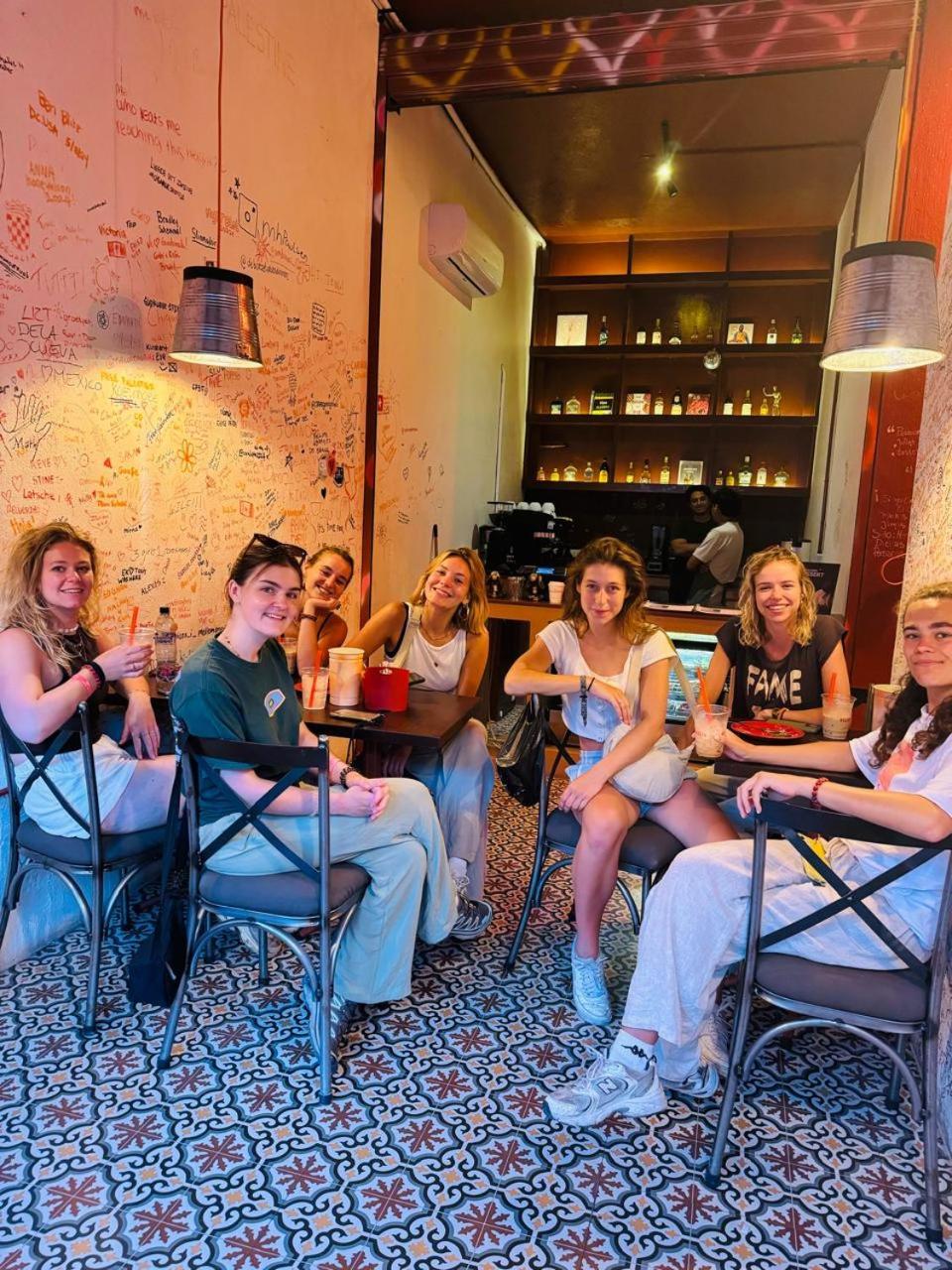 Macarena Hostel Flores Bagian luar foto
